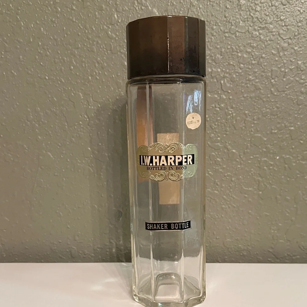 1950’s I.W. Harper Kentucky Bourbon Whiskey Octagonal Shaker Bottle W/All Labels